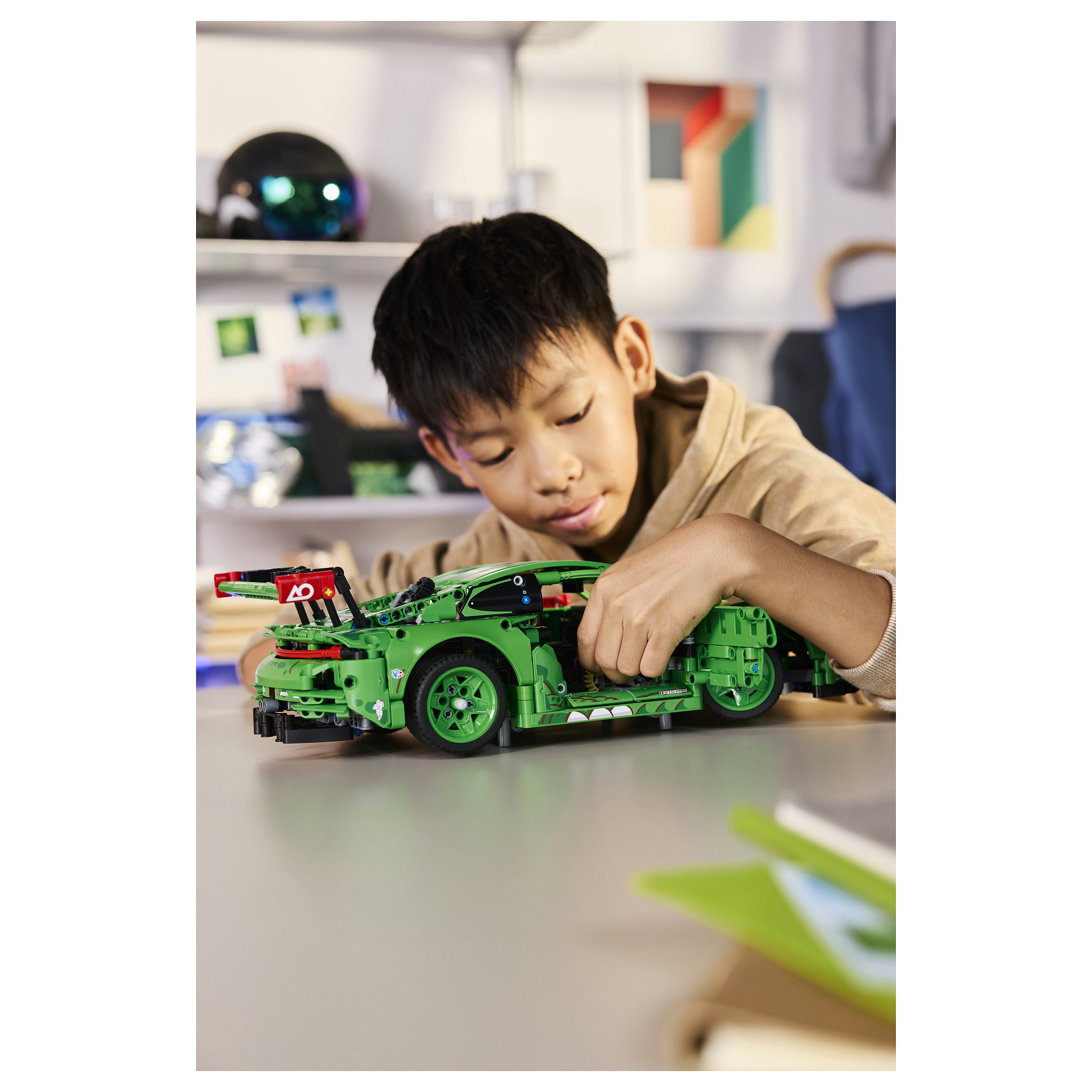 LEGO Technic Porsche 911 GT3 R REXY AO Racing Car 42224 - 4