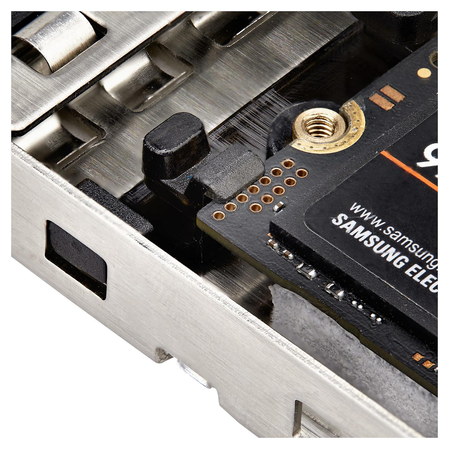Adapter PCIe për SSD M.2 NVMe StarTech.com M2-REMOVABLE-PCIE-N1, PCIe 4.0 x4, 64Gbps, Sirtar i Lëvizshëm, Kyçje me Çelës - Argjend/Zezë - 7