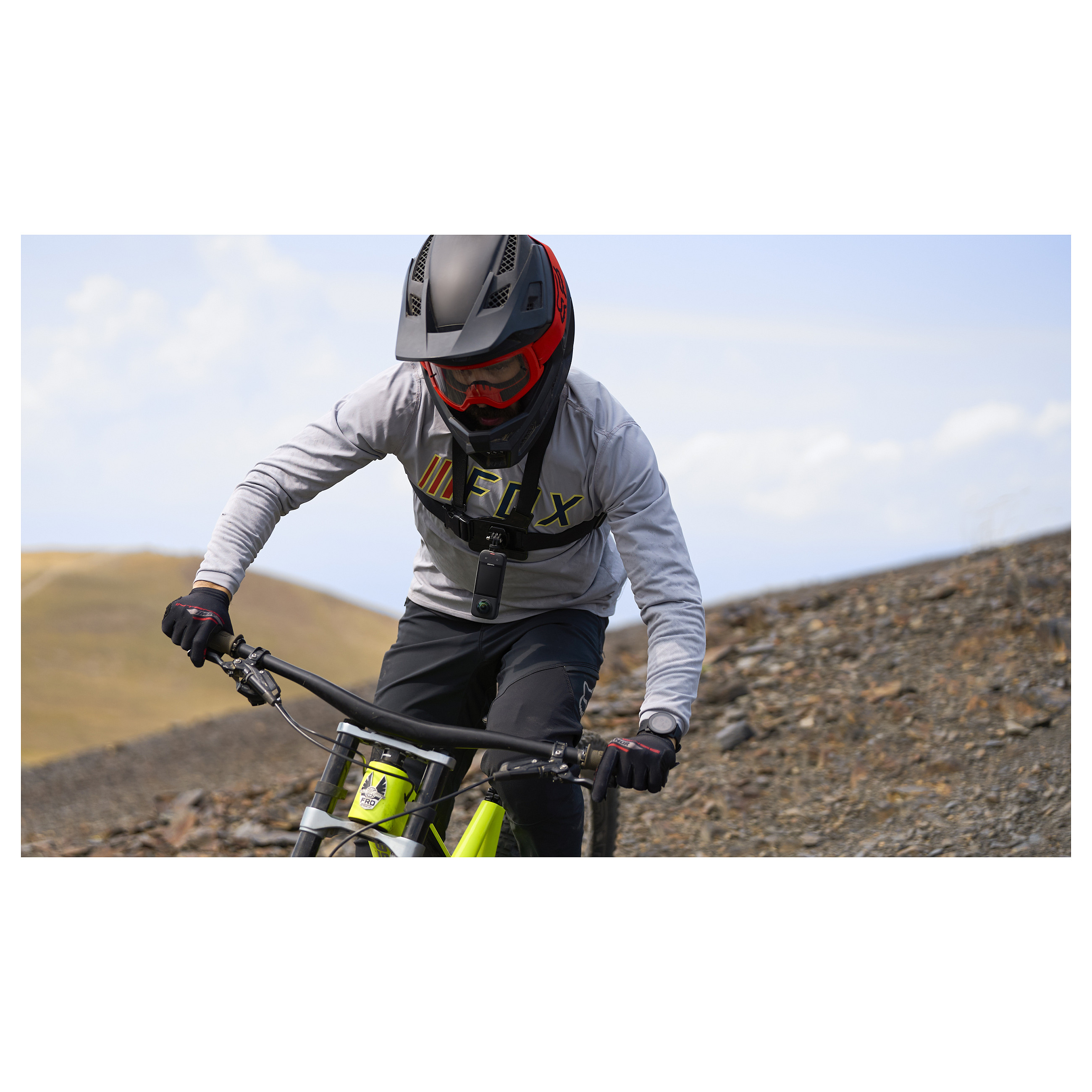 Video Kamera Insta360 X3 / 360° / 5.7K / 72MP / FlowState Stabilization / 2.29" Touchscreen / 10m Waterproof - Zezë - 15