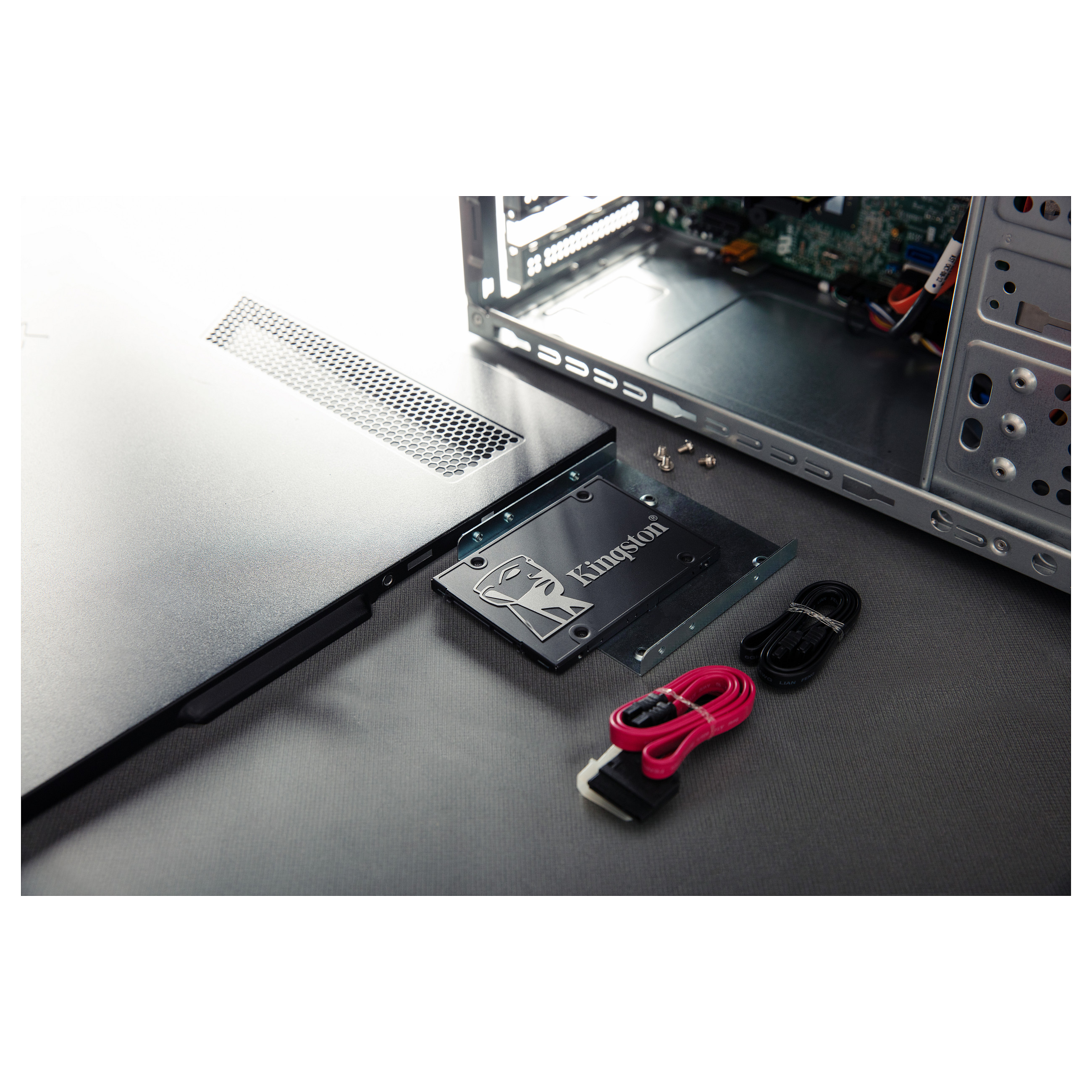SSD e Brendshme Kingston KC600 SKC600/2048G / 2TB / 2.5" / SATA III 6Gb/s / 550MB/s Read / 520MB/s Write / 3D TLC / AES-XTS 256-bit - 4