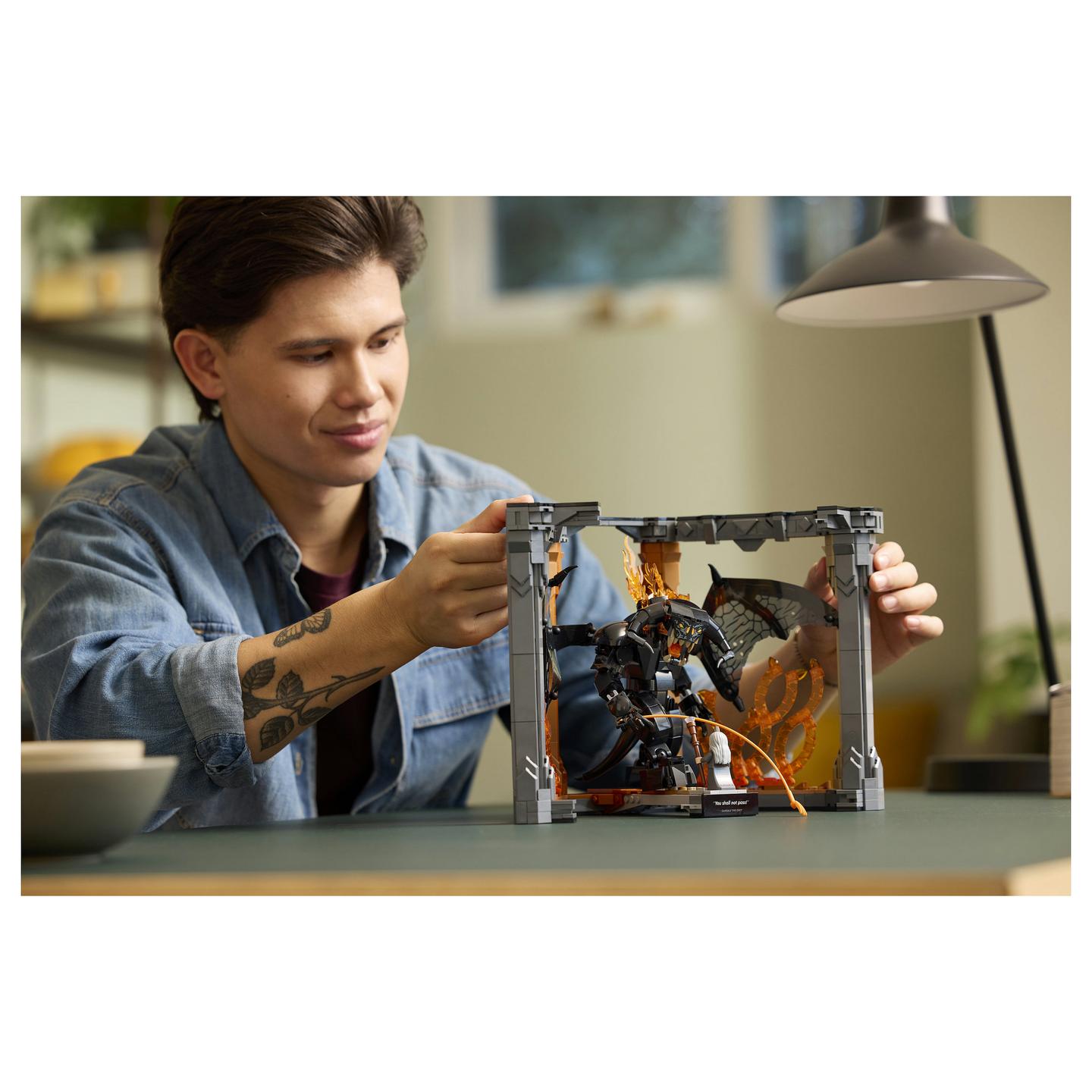LEGO Icons The Lord of the Rings: Gandalf vs. Balrog 10367 - 19