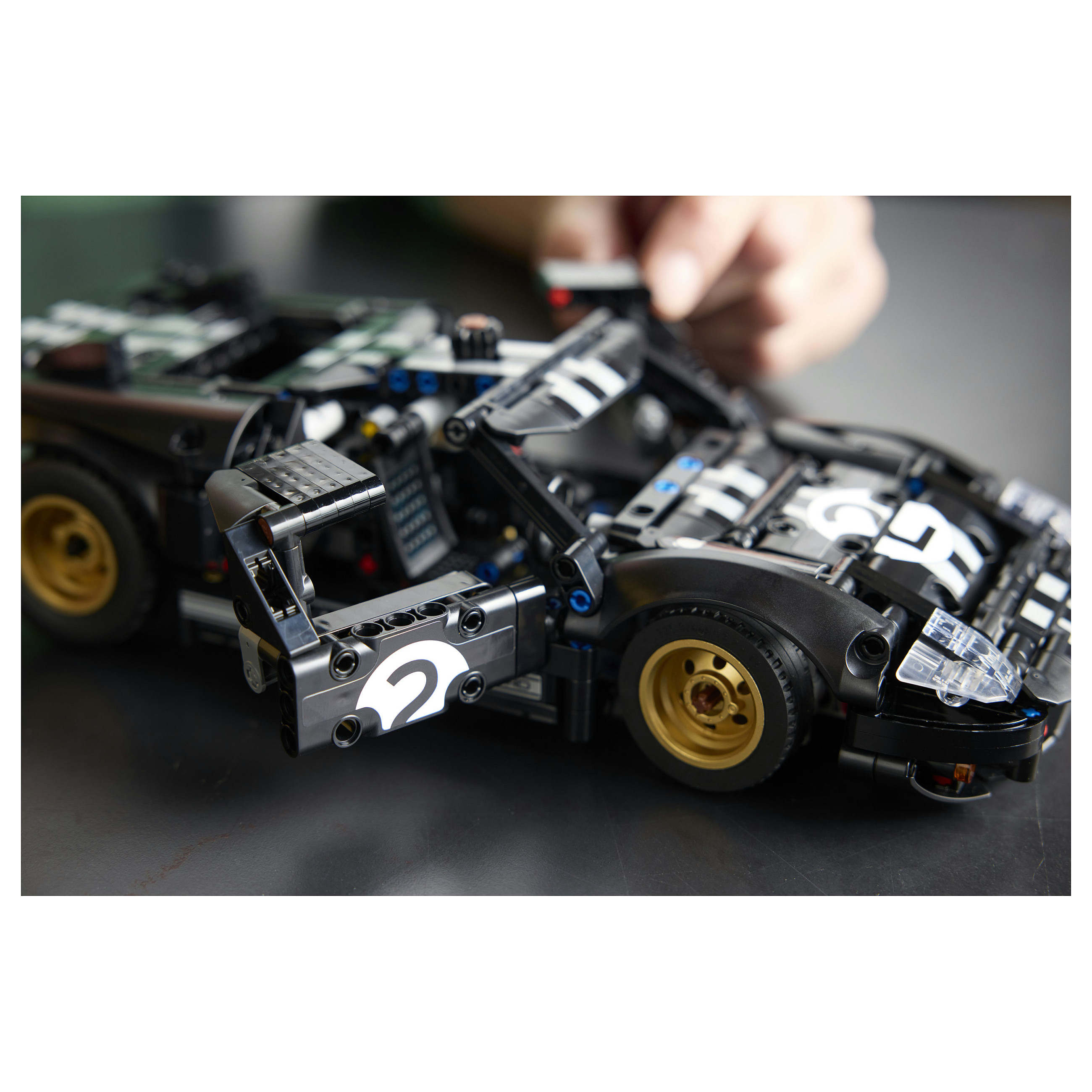 LEGO Technic 1966 Ford GT40 MKII Race Car 42223 - 21