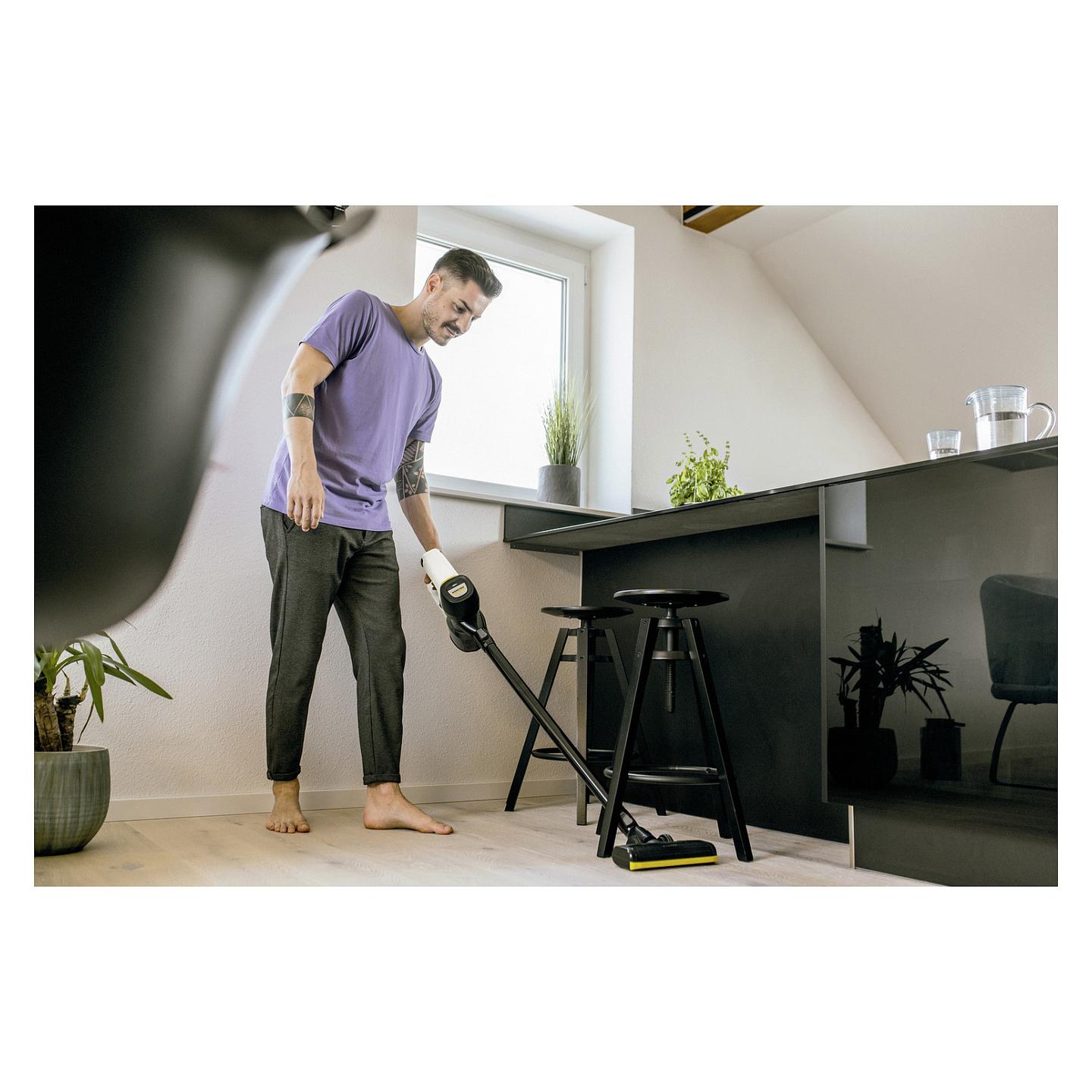 Fshesë me vakum Kärcher VC 4 Cordless myHome / 21.6V / 30 min / 0.65L - Zezë/Verdhë - 2