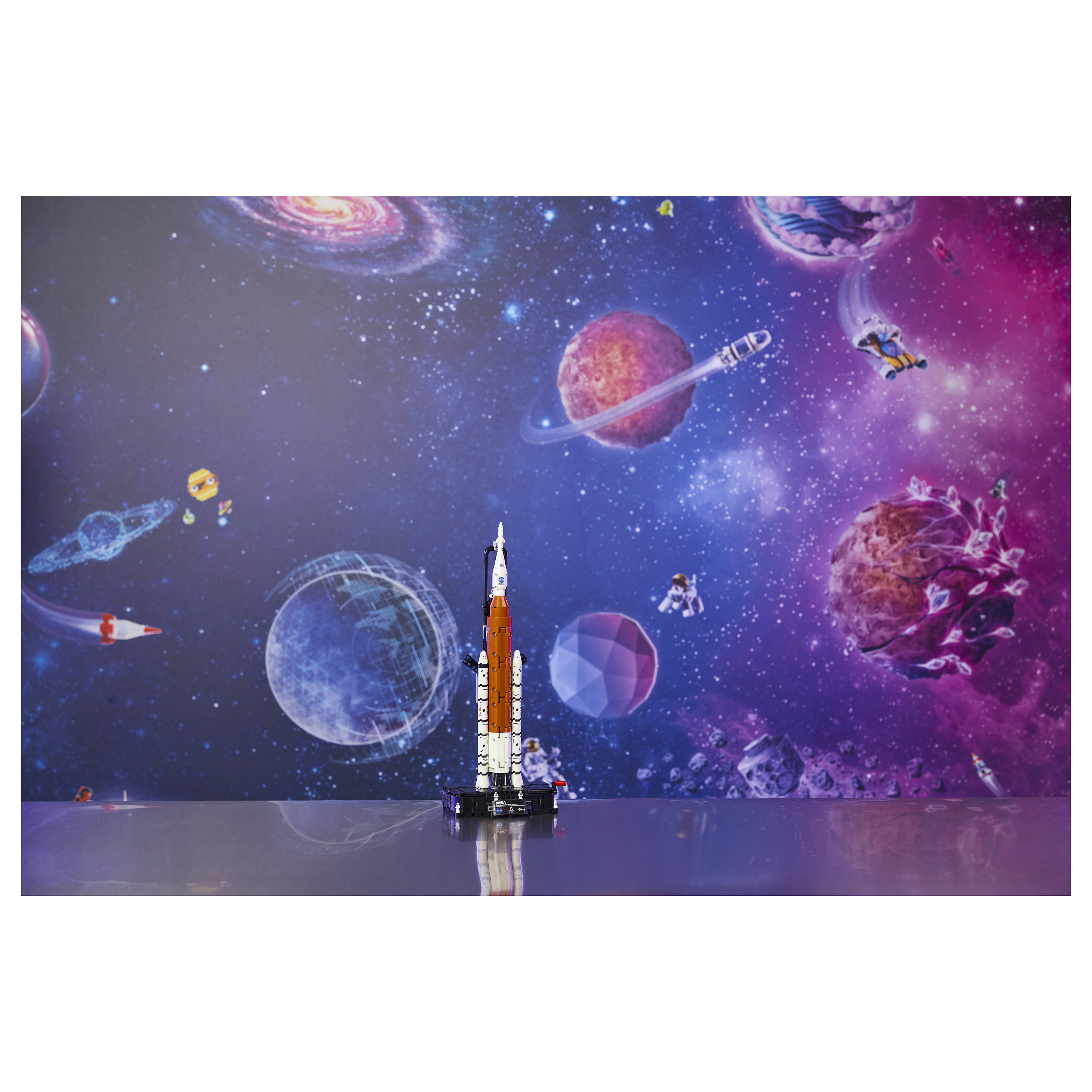 LEGO Technic NASA Artemis Space Launch System Rocket 42221 - 21