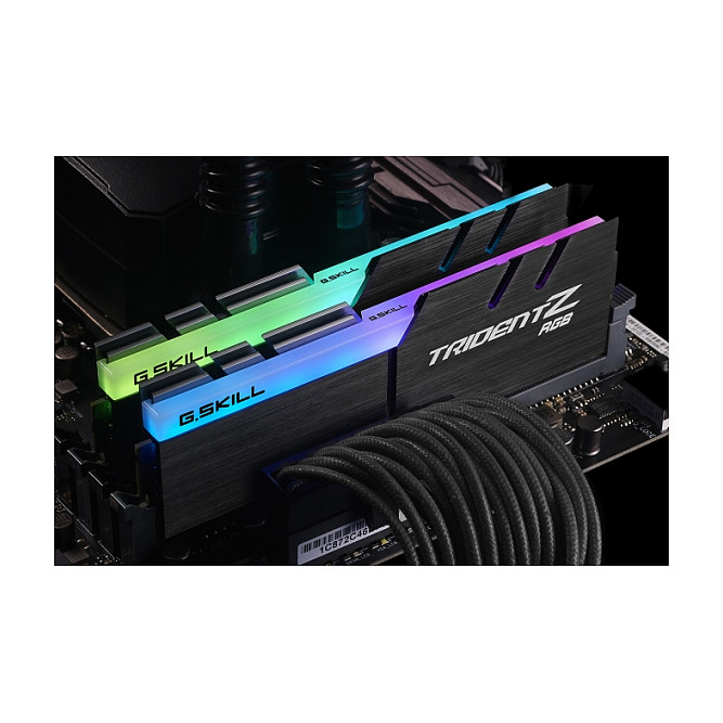 RAM Memorie DDR4 G.Skill Trident Z RGB (For AMD) / 32GB (2x16GB) / DIMM / 3200MHz / CL16 - 3