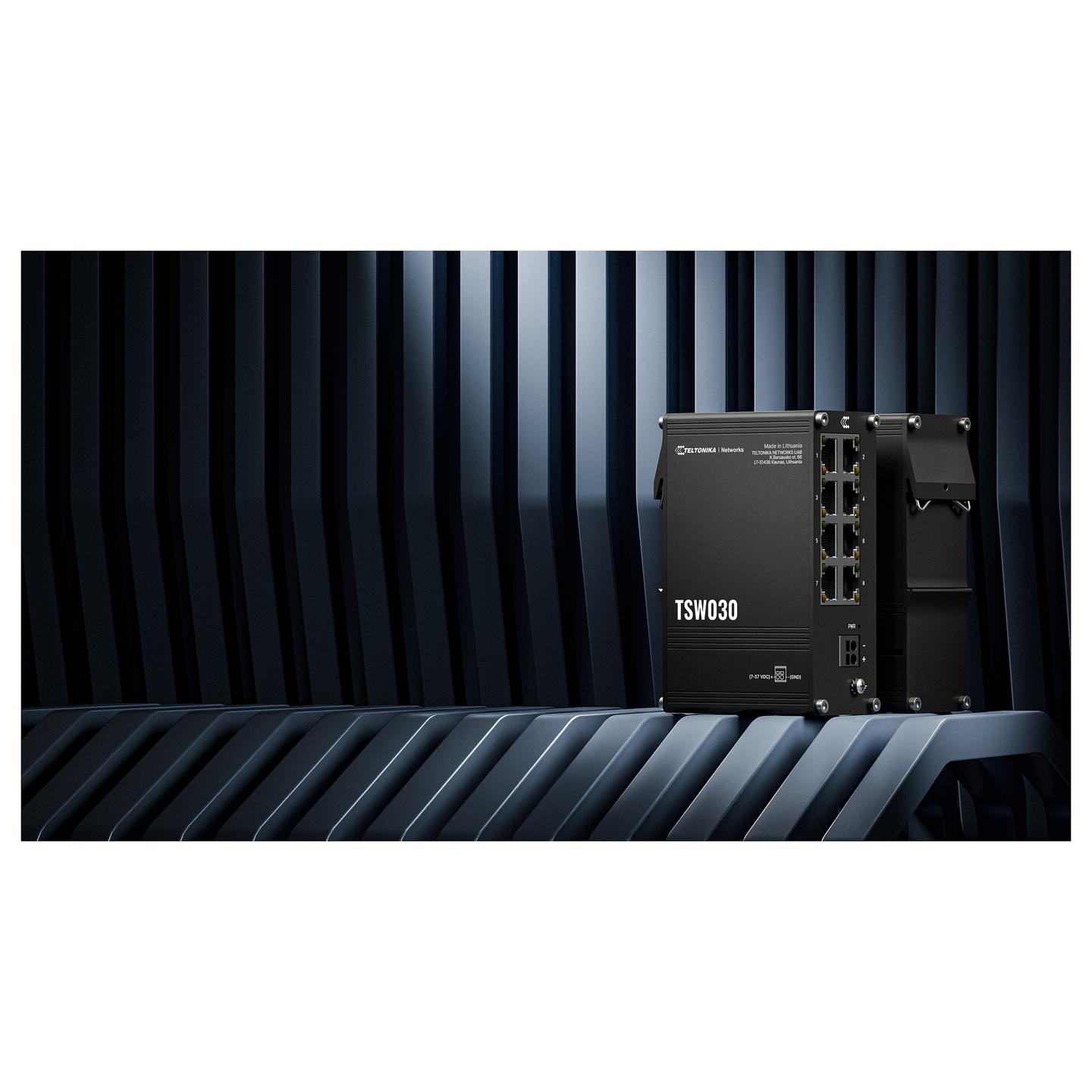 Switch Industrial Teltonika TSW030, 8x Ethernet RJ45, 10/100Mbps, Unmanaged, Montim DIN Rail, IP30 - Hiri - 8