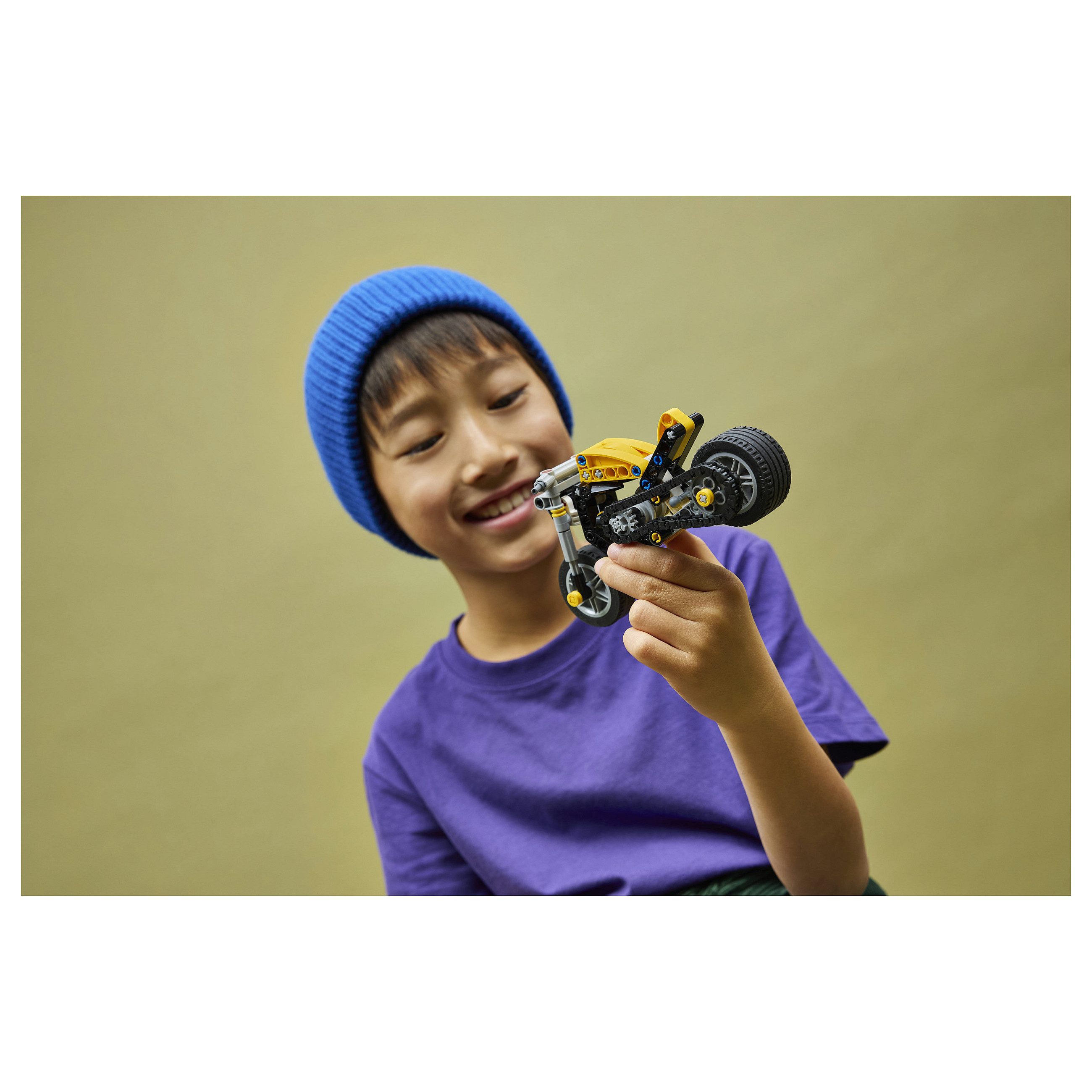 LEGO Technic Yellow Motorbike 42225 - 5
