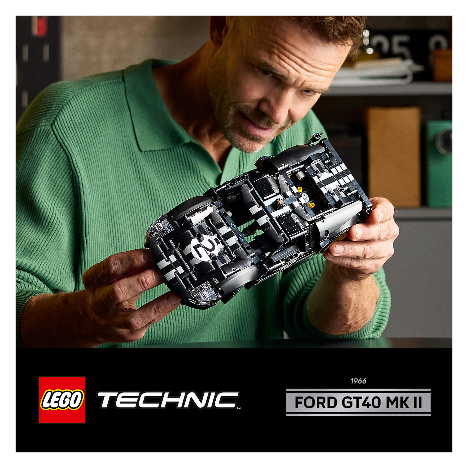 LEGO Technic 1966 Ford GT40 MKII Race Car 42223 - 31