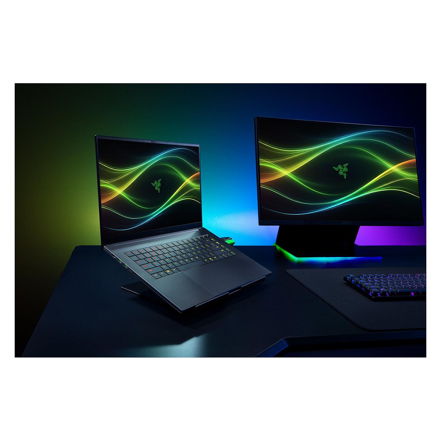 Laptop Gaming Razer Blade 16 / Core Ultra 9 386H / 32GB LPDDR5x / 2TB / 16" WQXGA OLED 240Hz / RTX 5090 24GB - Zezë - 6