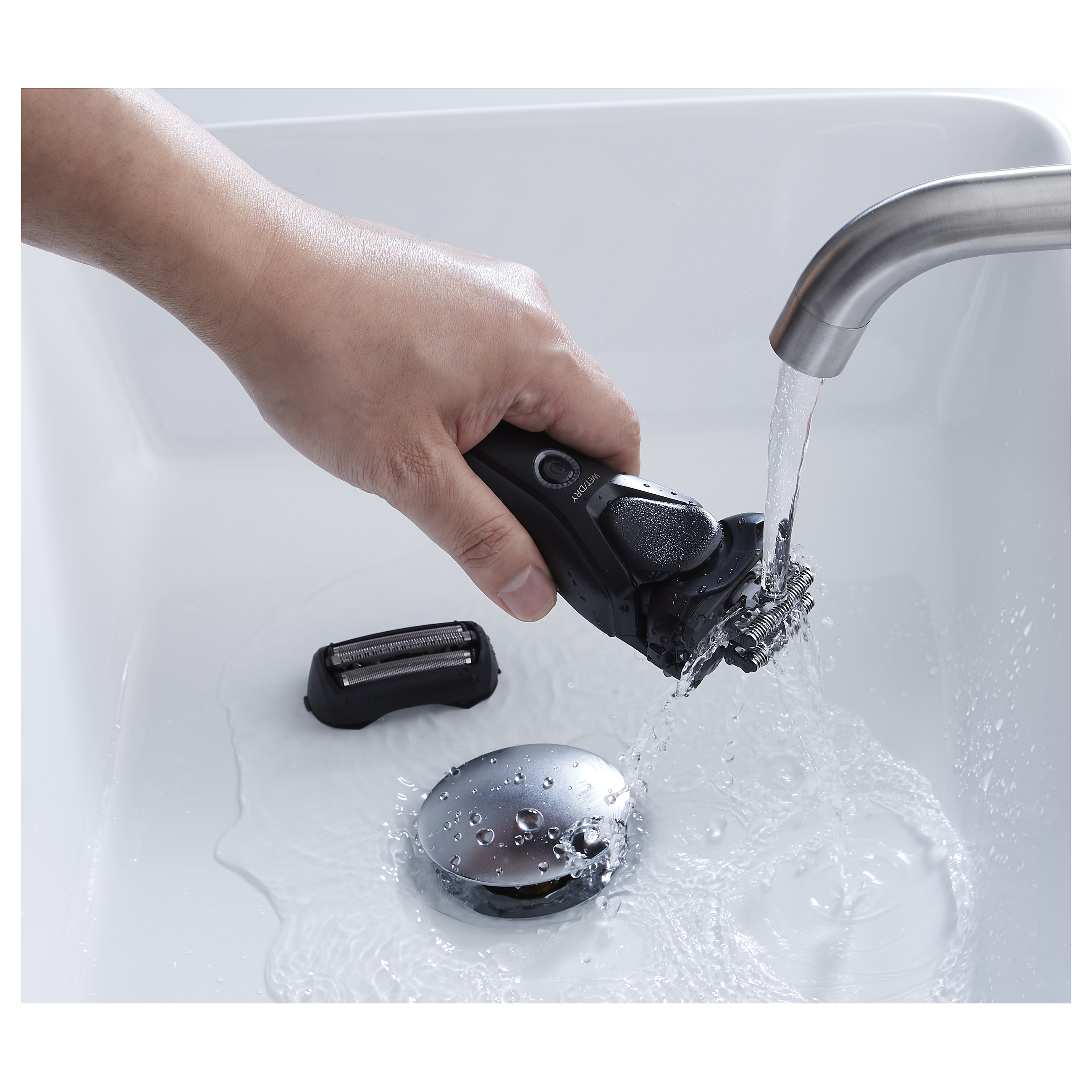 Makinë e rrojës Panasonic ES-RT37-K503 / 3 Tehe / 30° Nano-Polished / Trimmer 45° / Flexible Pivoting Head / Wet & Dry / 54 Min – Zezë - 7