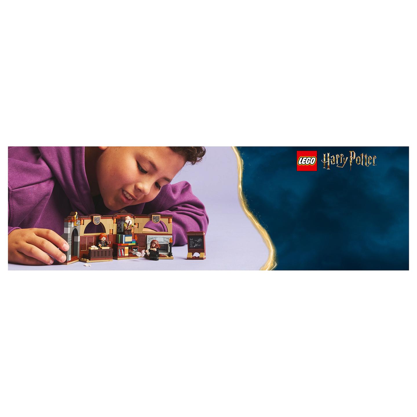 LEGO Harry Potter Hogwarts Castle: Charms Class - 24