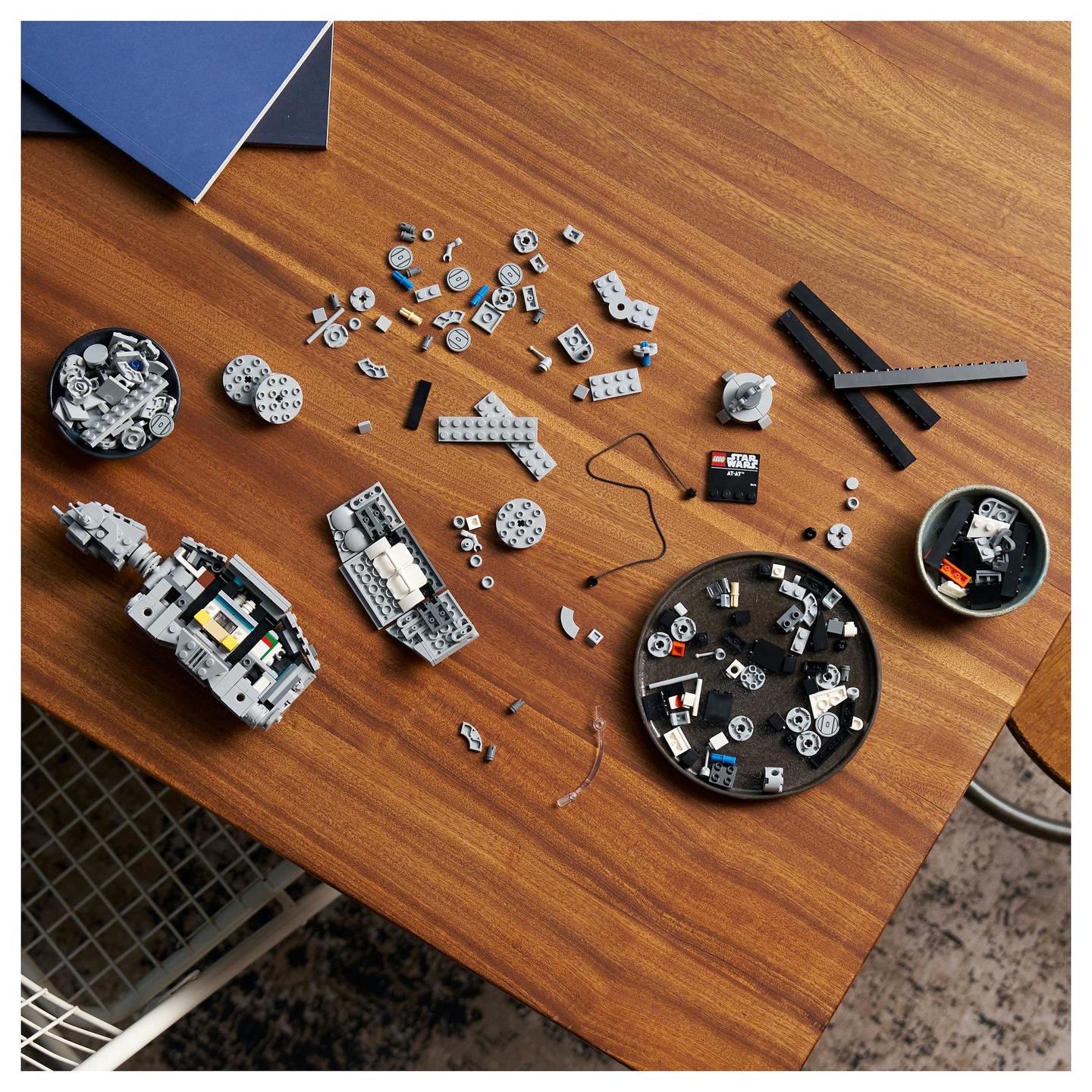 LEGO Star Wars AT-AT 75440 - 5