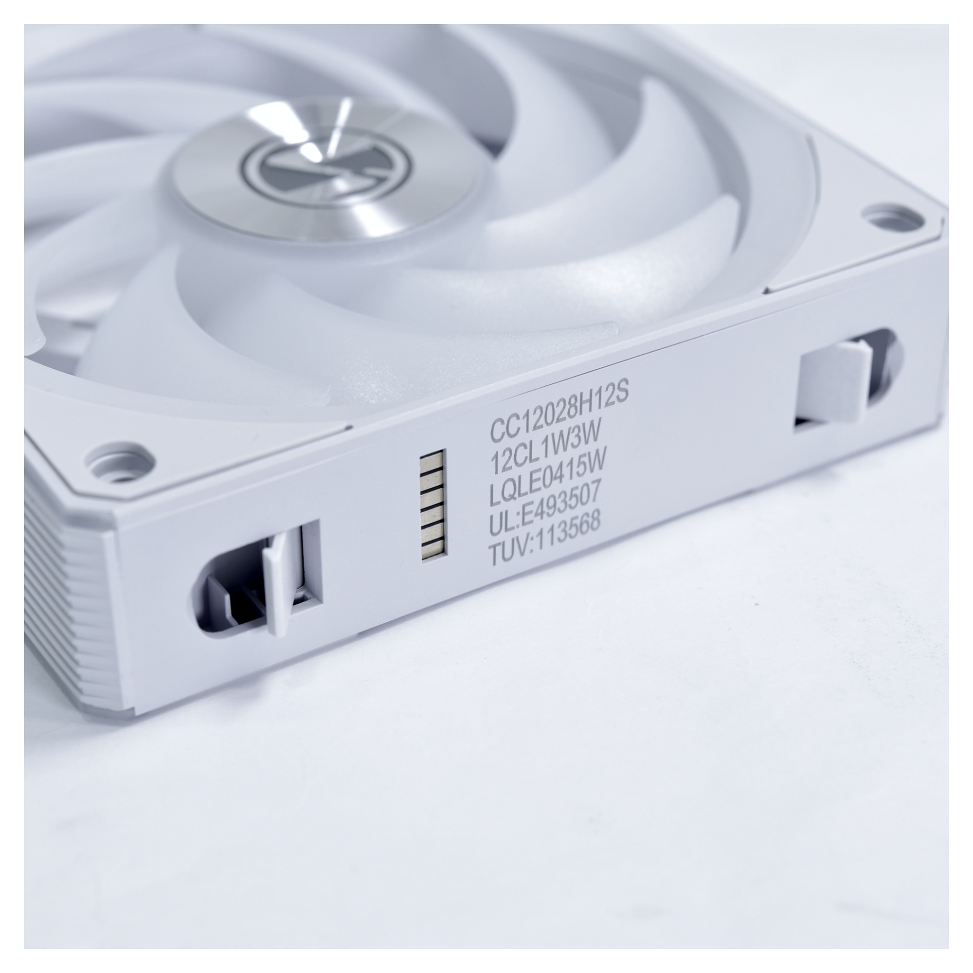 Ftohës për Kasë Lian Li UNI FAN CL Wireless / 120mm / 250-2150 RPM / ARGB / PWM / 3-Pack – Bardhë - 13