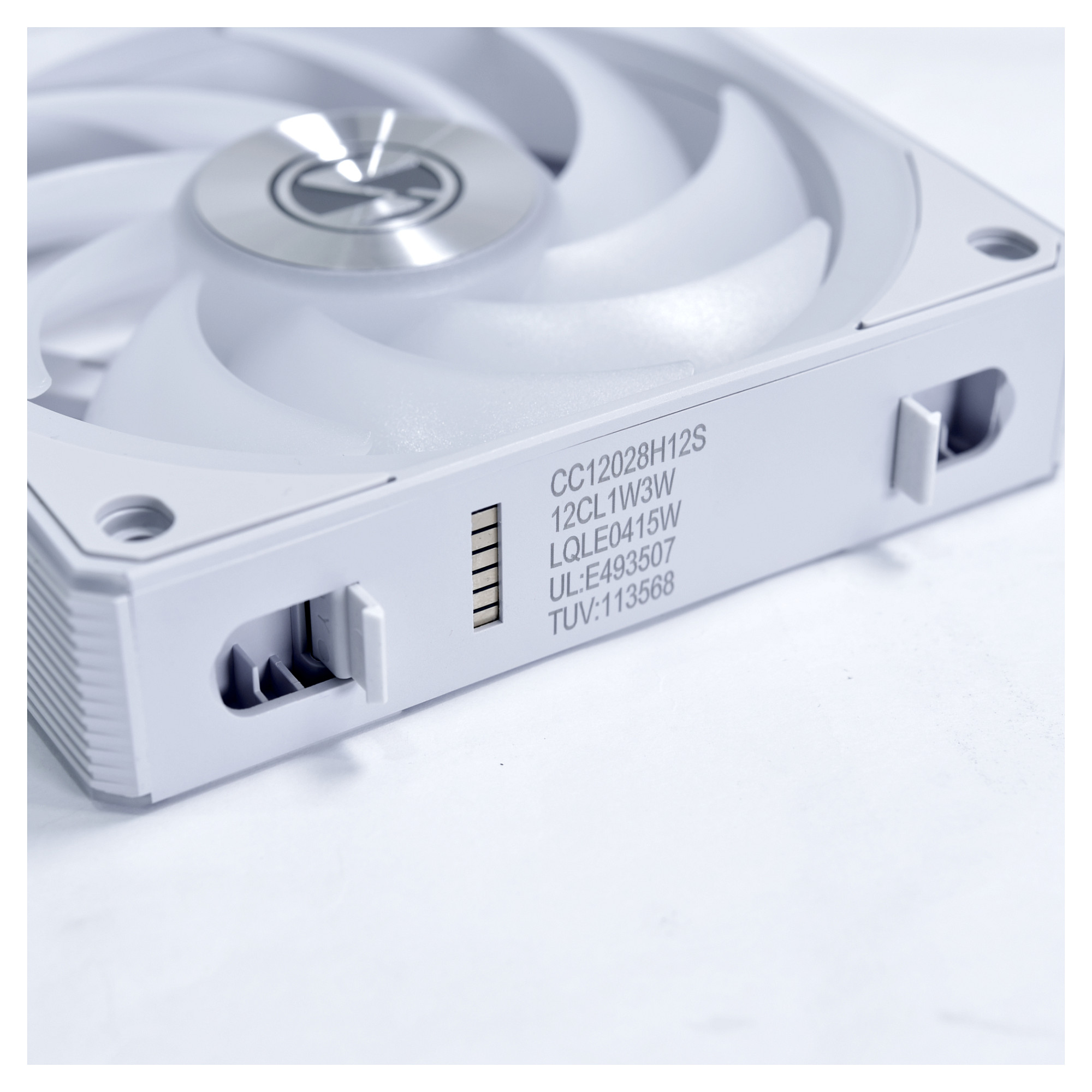 Ftohës për Kasë Lian Li UNI FAN CL Wireless / 120mm / 250-2150 RPM / ARGB / PWM / 3-Pack – Bardhë - 14