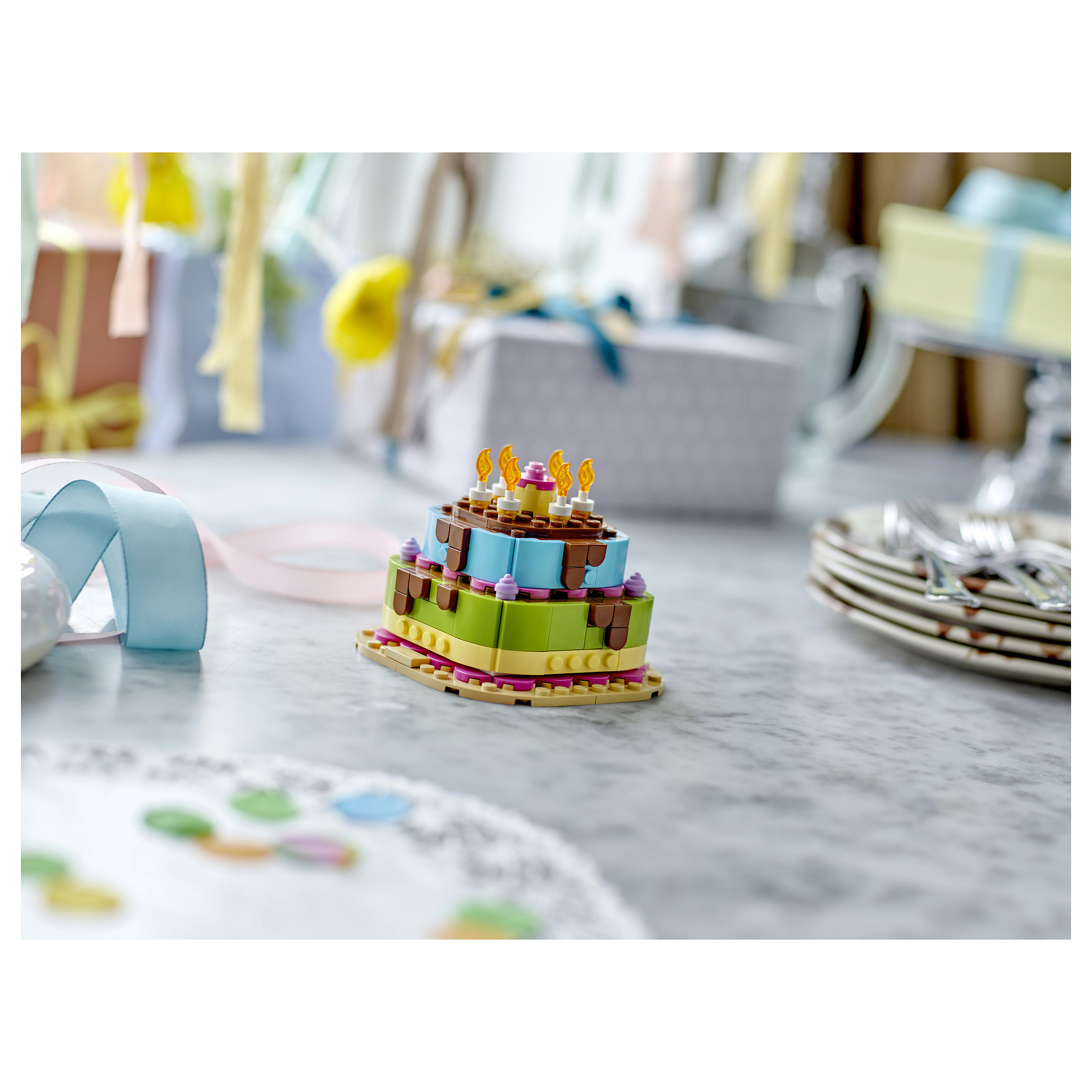 LEGO Iconic Birthday Party Cake - 20