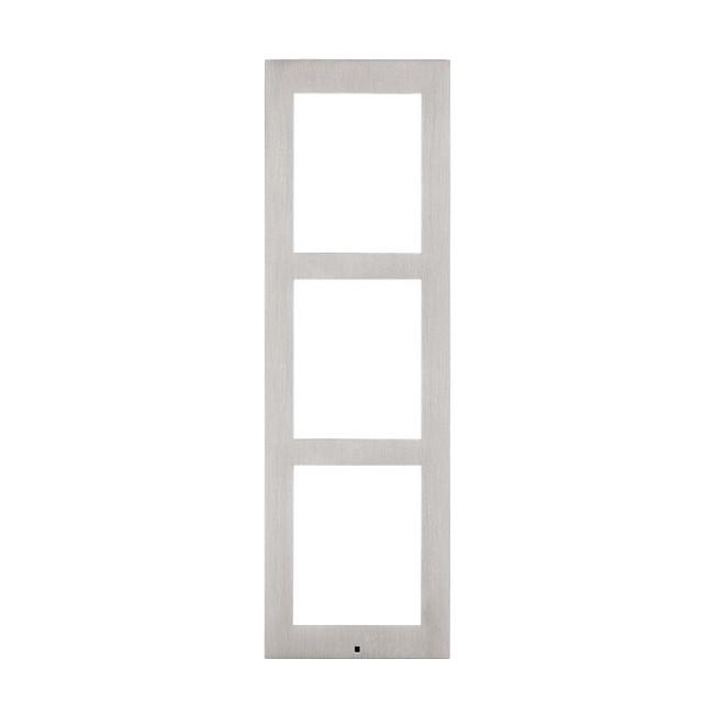 Kornizë Montimi Sipërfaqësor për Intercom 2N 9155023, 3 Module - Argjend