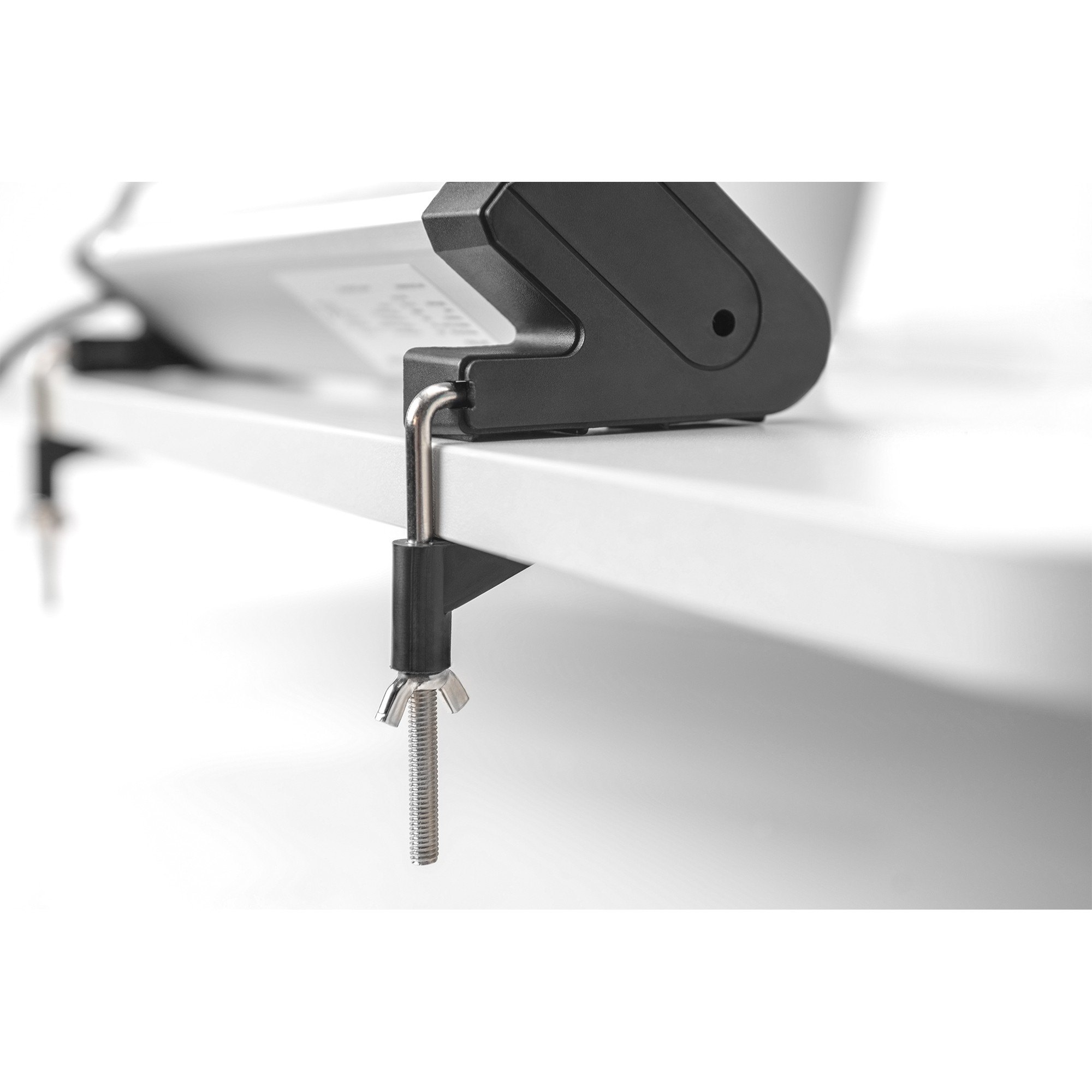 Kabllo për Furnizim me Energji Digitus Shirit me 4 Priza + 2xUSB-A me Ndërprerës - Zezë / Argjend - Figura 3