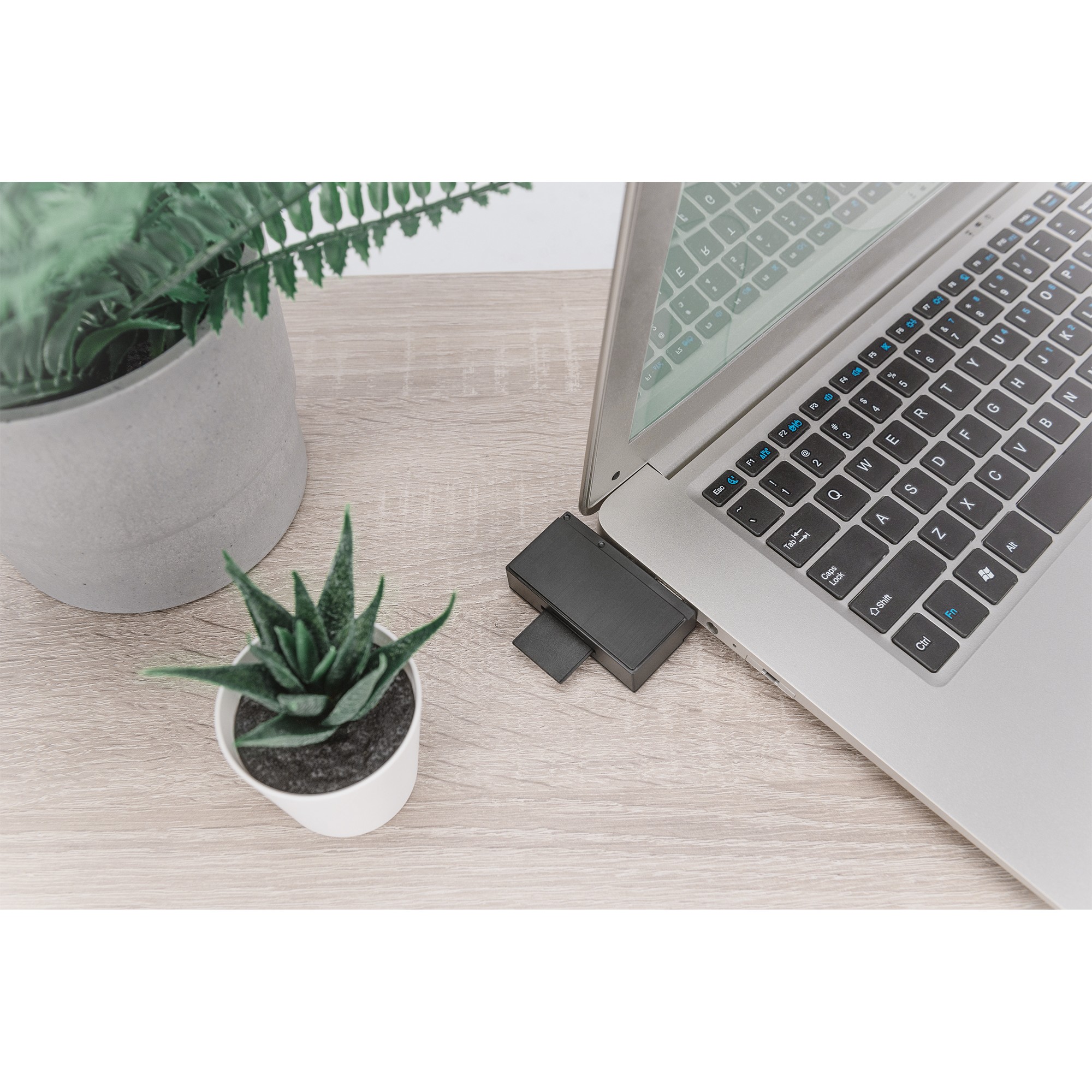 Docking Station DIGITUS Travel USB-C VGA/HDMI - Hiri - Figura 5