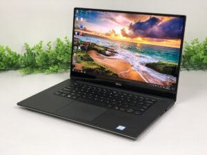 Laptop DELL Precision 5510 / Core i7-6820HQ / 16GB RAM / 512GB SSD / 2.7GHz / 15.6 Inch Full HD / I përdorur