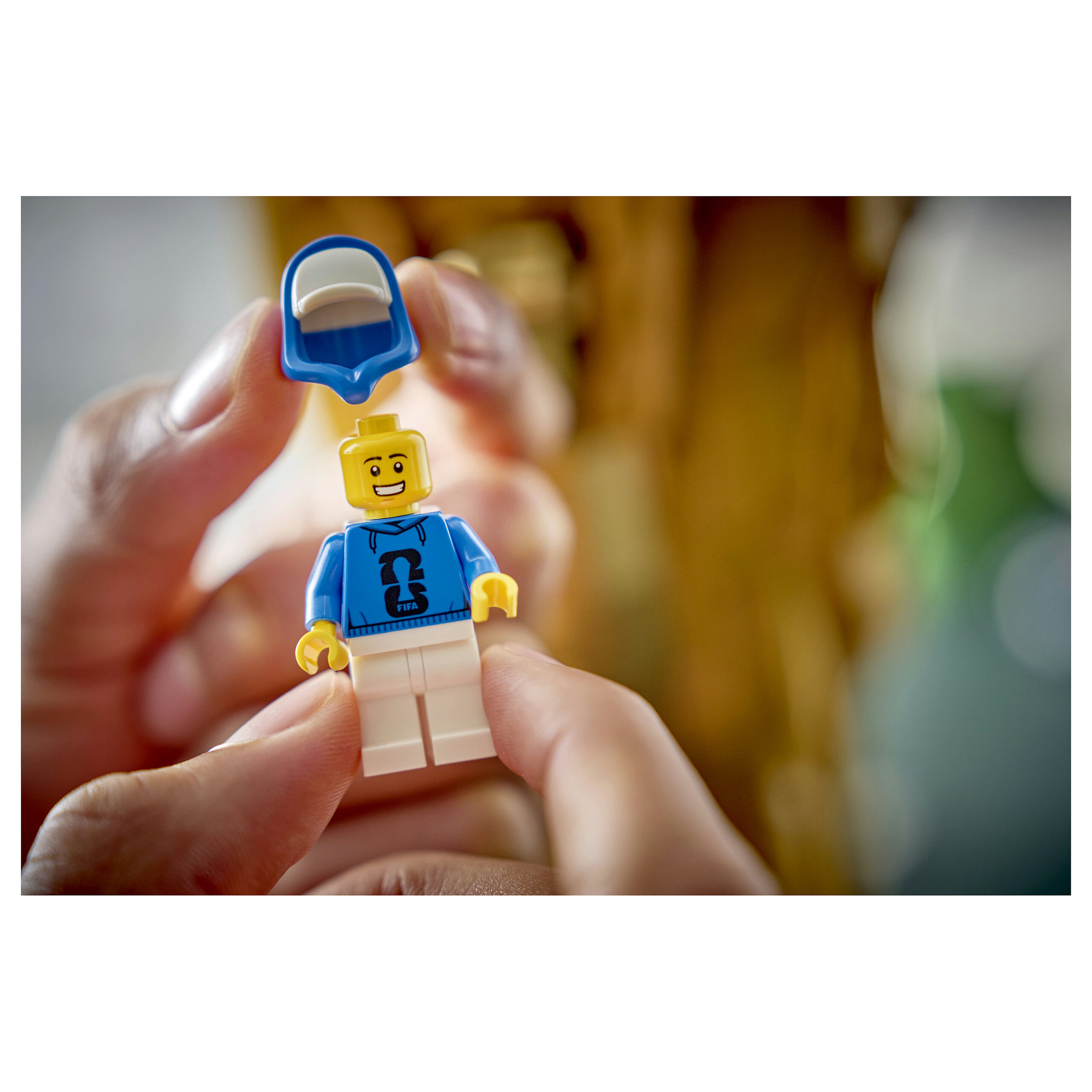 LEGO Editions Sports Official FIFA World Cup Trophy 43020 - Figura 4