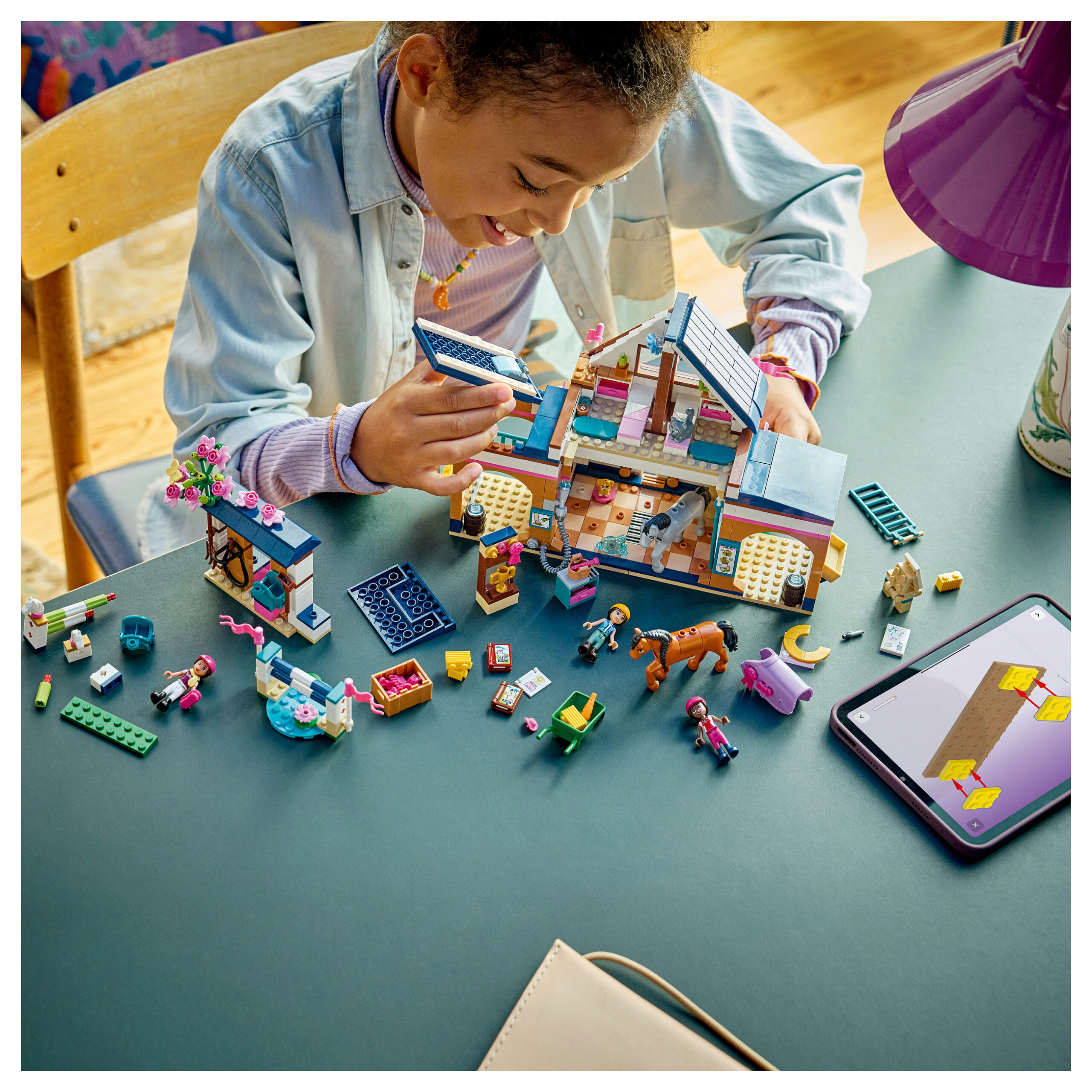 LEGO Friends Horse Stable and Riding Academy 42688 - Figura 5