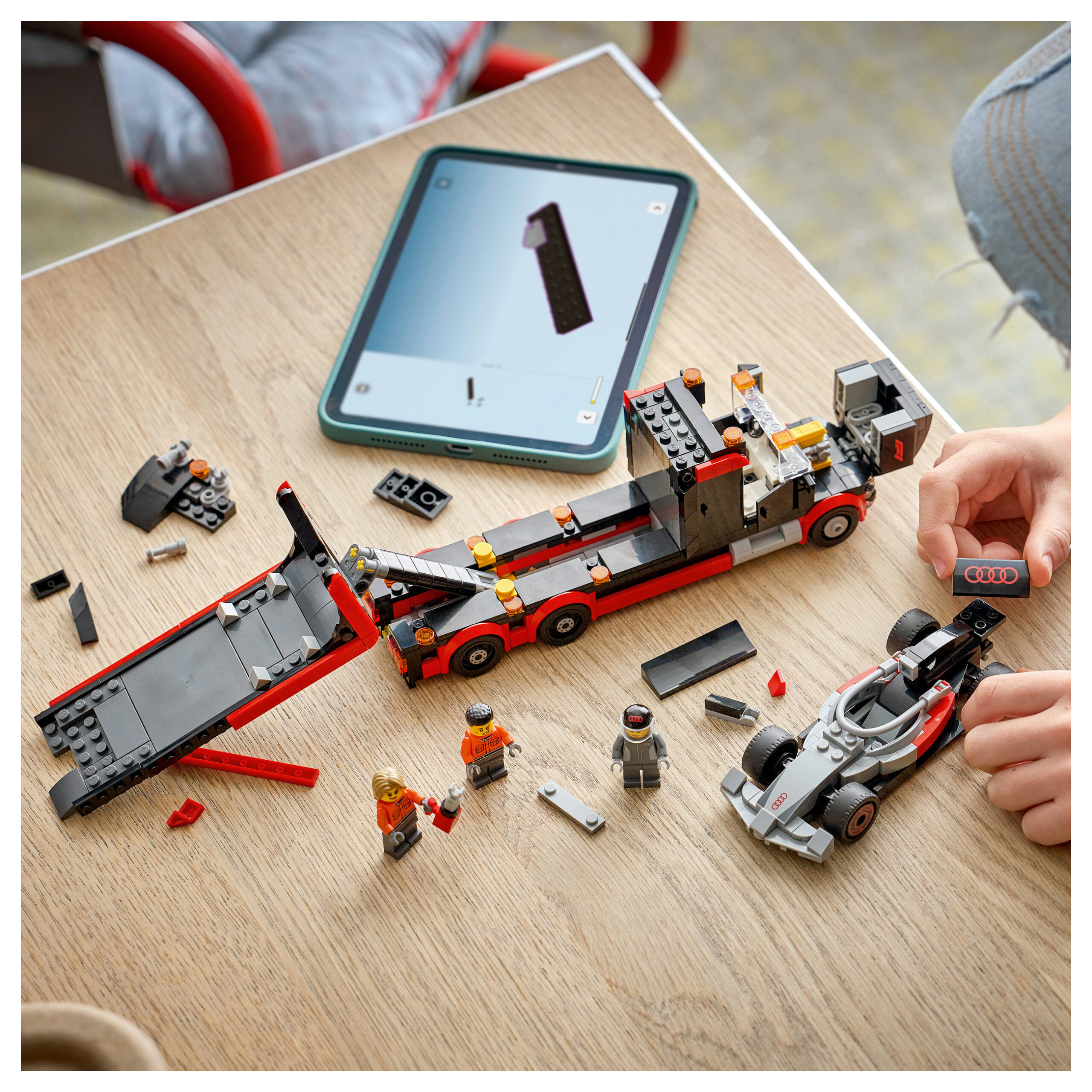 LEGO City F1 Truck with Audi F1 Racing Car 60493 - Figura 5