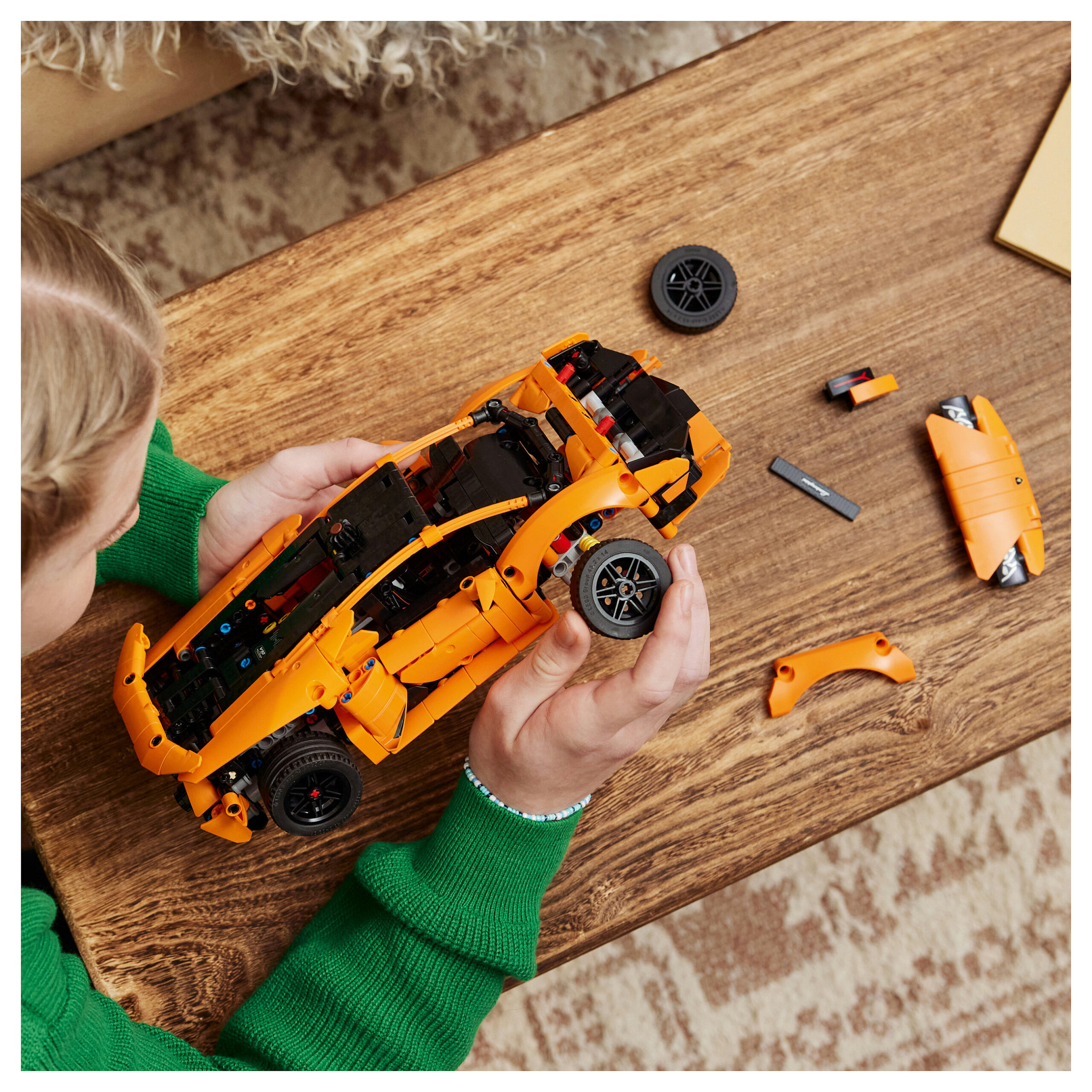 LEGO Technic Lamborghini Huracán Tecnica Orange 42196 - Figura 5