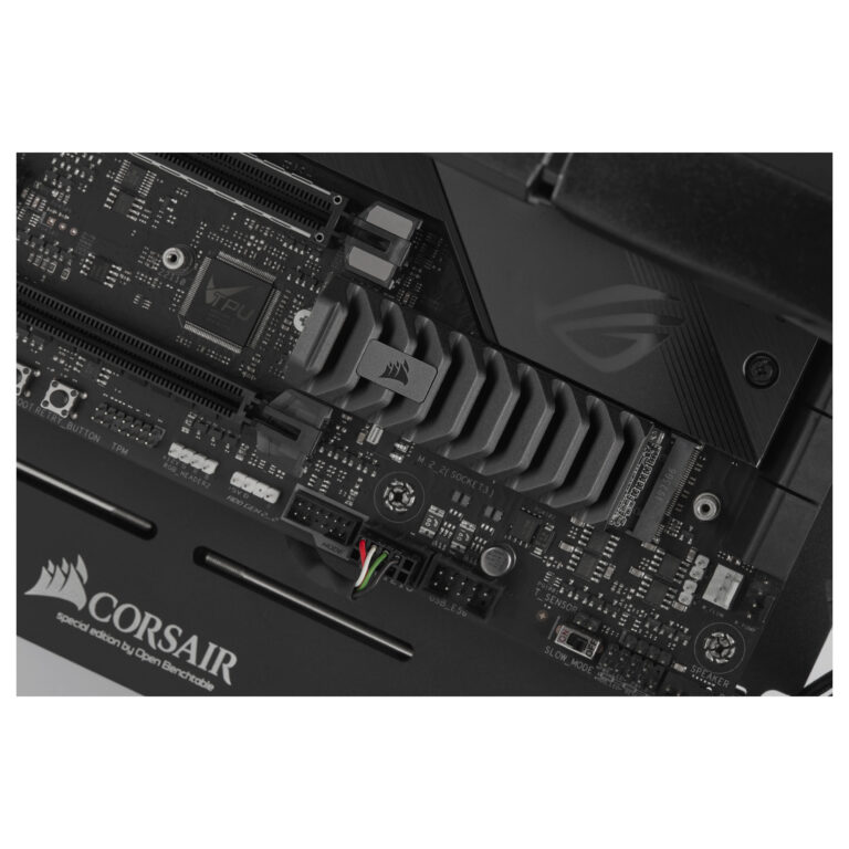 SSD të Brendshme CORSAIR MP600 PRO XT / 2TB / M.2 / PCIe Gen4 x4 / NVMe