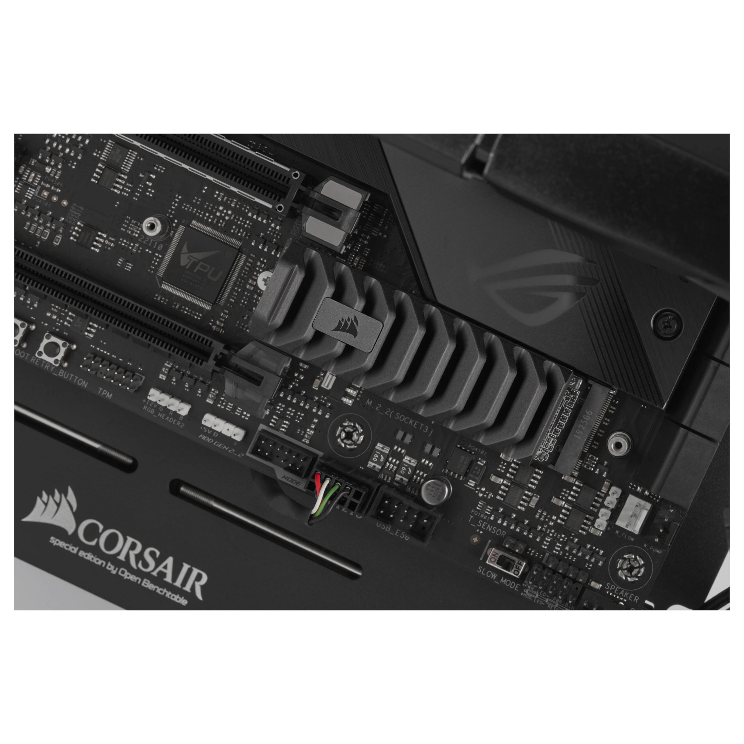 SSD të Brendshme CORSAIR MP600 PRO XT / 2TB / M.2 / PCIe Gen4 x4 / NVMe