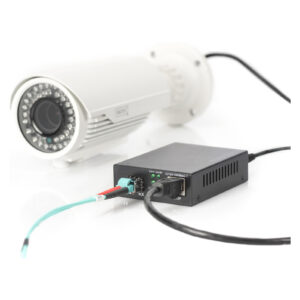 DIGITUS Gigabit PoE Media Converter RJ45–SFP | PSE 30W | DN-82140 8