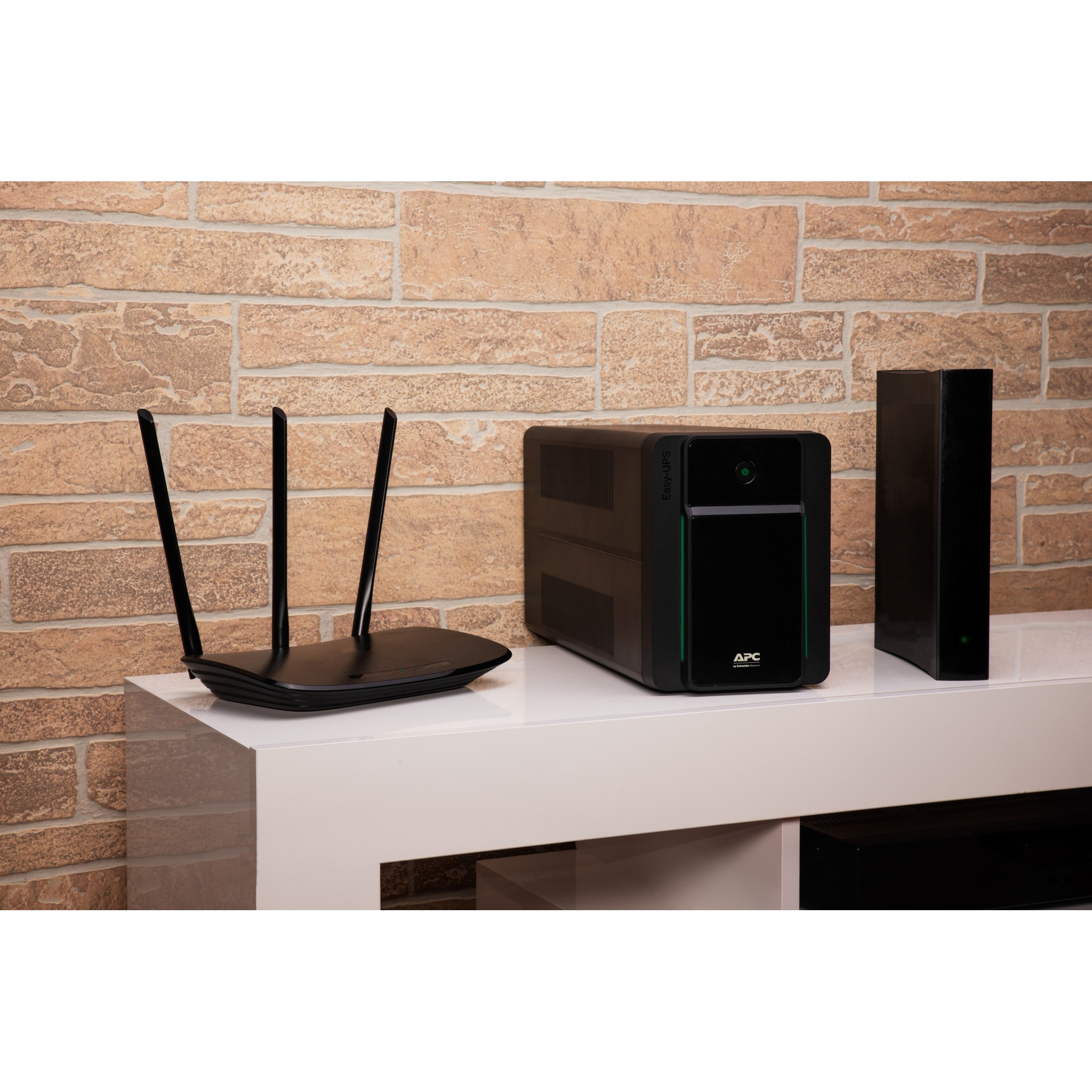 UPS APC Easy Line-Interactive – 2.2kVA / 1200W – Sine – 140–300V - Figura 3