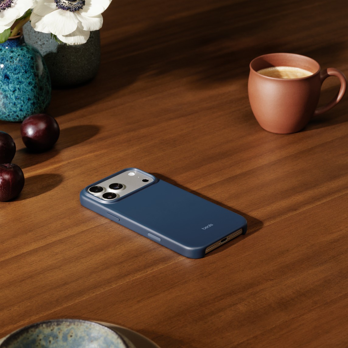 Beats Case iPhone 17 Pro Max with MagSafe and Camera Control (Rock Blue) - Figura 3