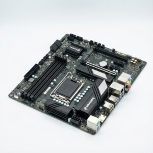 Pllakë Amë Kontron / K3842-Q1 / micro-ATX / Q670 / iAMT / LGA1700 / 12th-13th-14th Gen