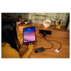 Adapter Verbatim GaN 65W / 2-Port USB-C/USB-A / with integrated cable / EU / UK / US 8