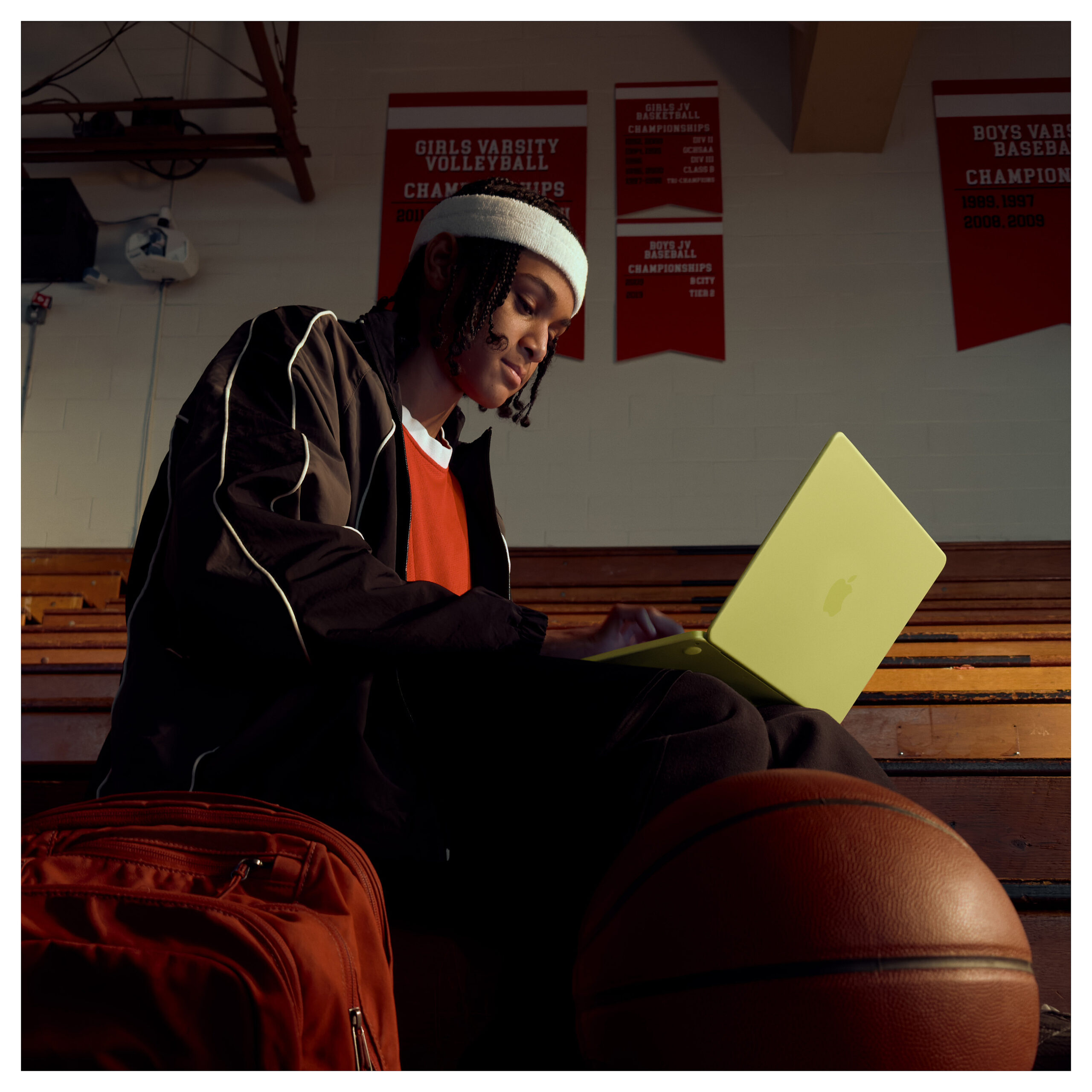 MacBook Neo A18 Pro 13" / 6 CPU / 5 GPU / 8GB / 512GB / Touch ID - Silver - Figura 3