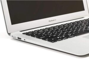 Laptop Apple MacBook Air / i5-5250U / 4GB / 256GB / 13 Inch HD / Ngjyrë argjendi / i perdorur
