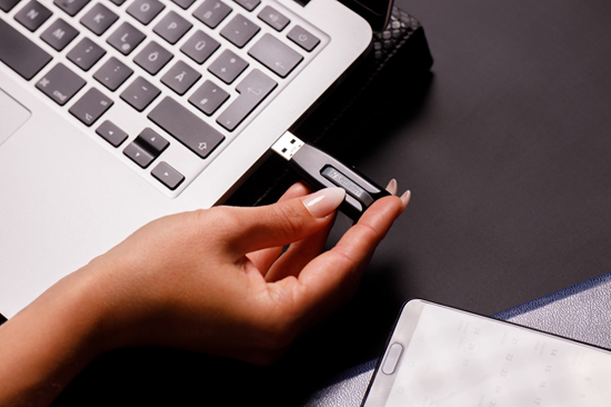 USB Flash Drive Verbatim / Store N Go V3 / 128GB / 3.0 – Gri - Figura 3