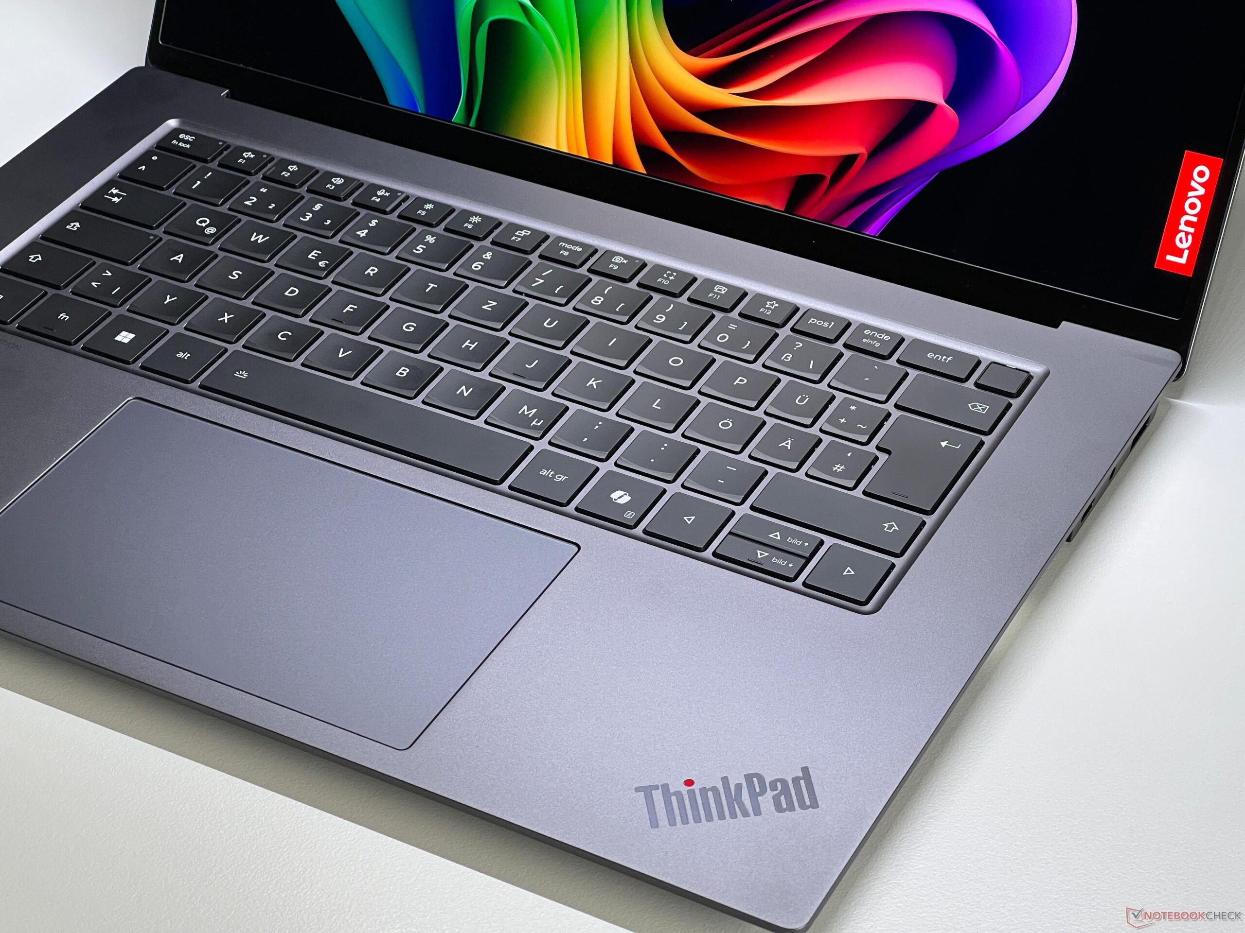 Laptop Lenovo ThinkPad X9 15 Aura Edition / Ultra 7 258V / 32GB LPDDR5x / 1TB / 15.3" 2.8K Touch OLED 120Hz / Intel Arc 140V- Gri - Figura 3